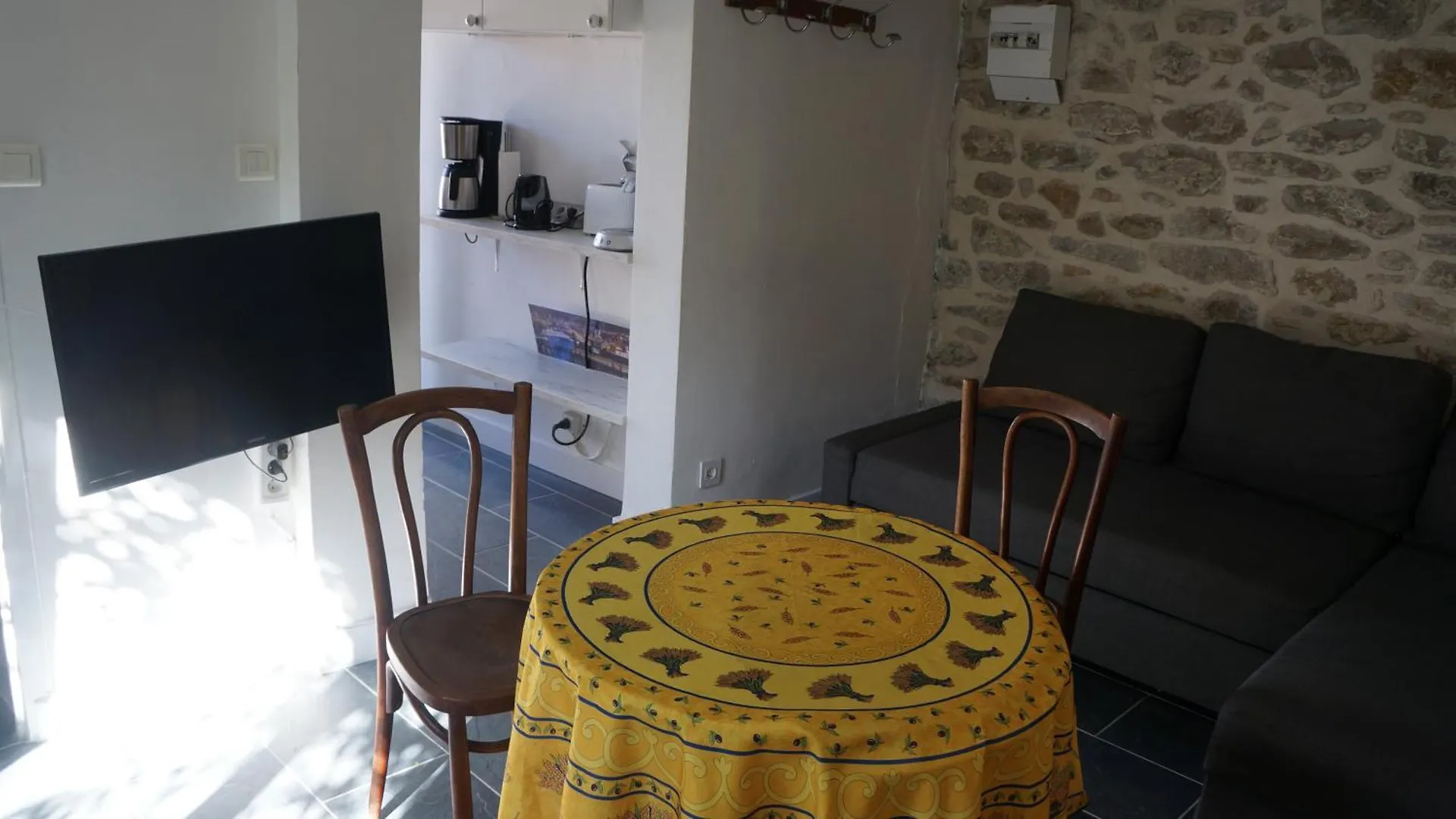 Hébergement de vacances Charming Seaside Condo Ensues-la-Redonne France